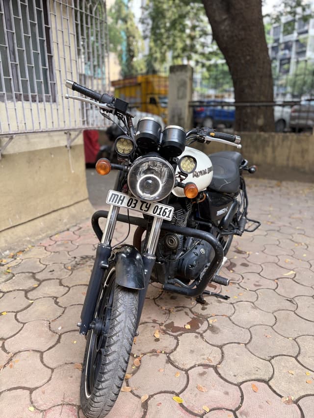 ROYAL ENFIELD THUNDERBIRD 350X (WHITE) – FIRST OWNER, ONLY 22,000 KM! 🔥